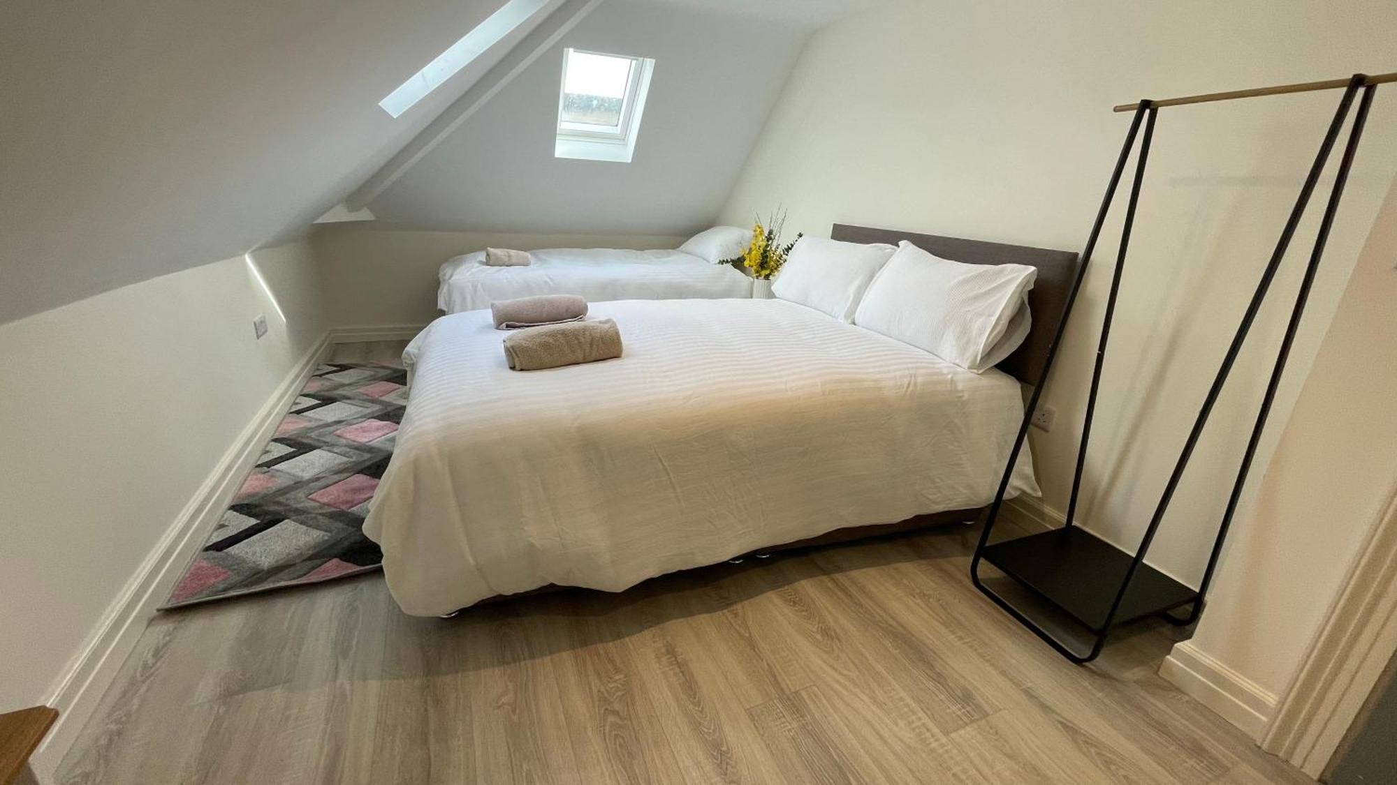 Spire Entire Attic Apartment No Kitchen Dublin Ngoại thất bức ảnh
