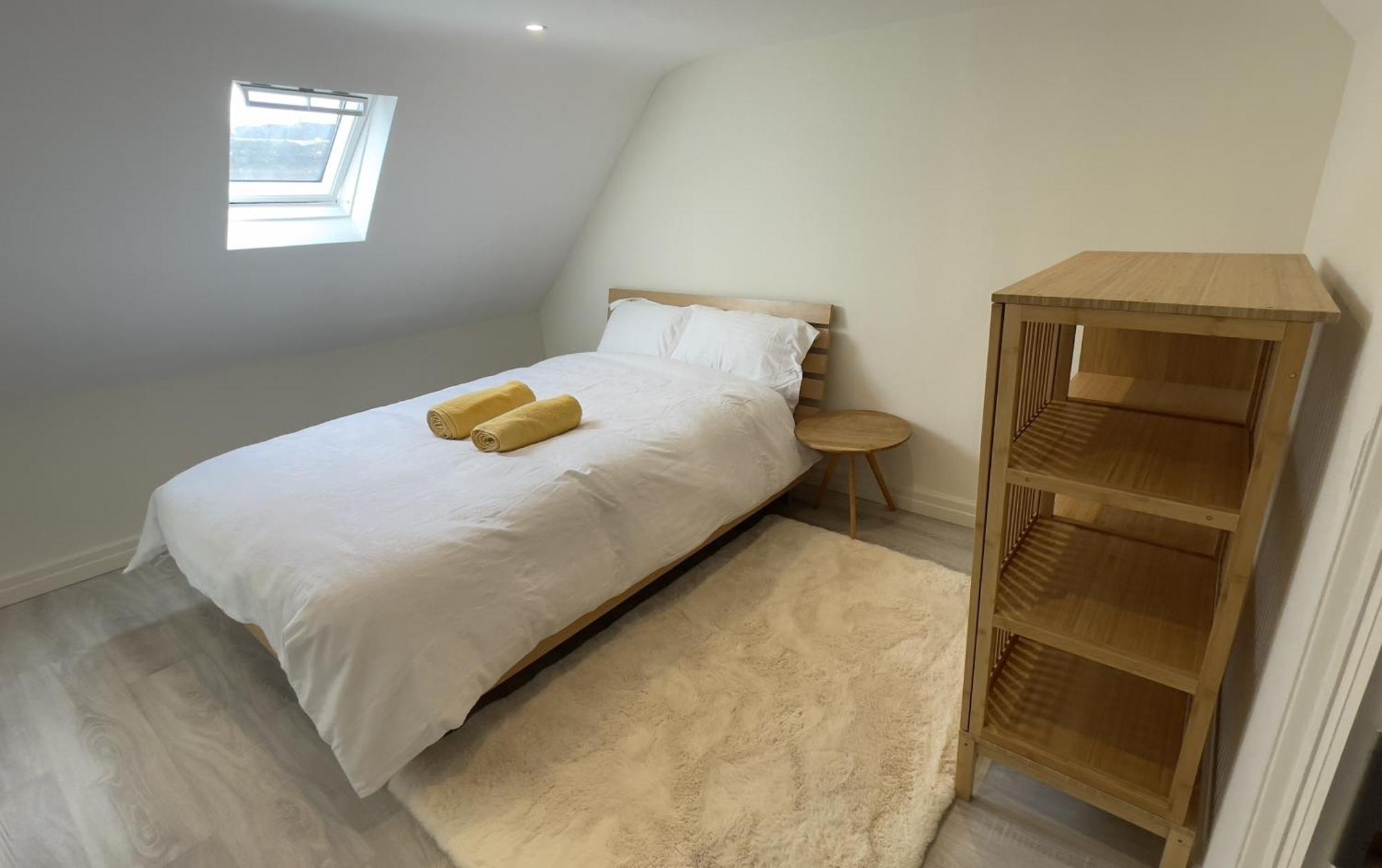 Spire Entire Attic Apartment No Kitchen Dublin Ngoại thất bức ảnh