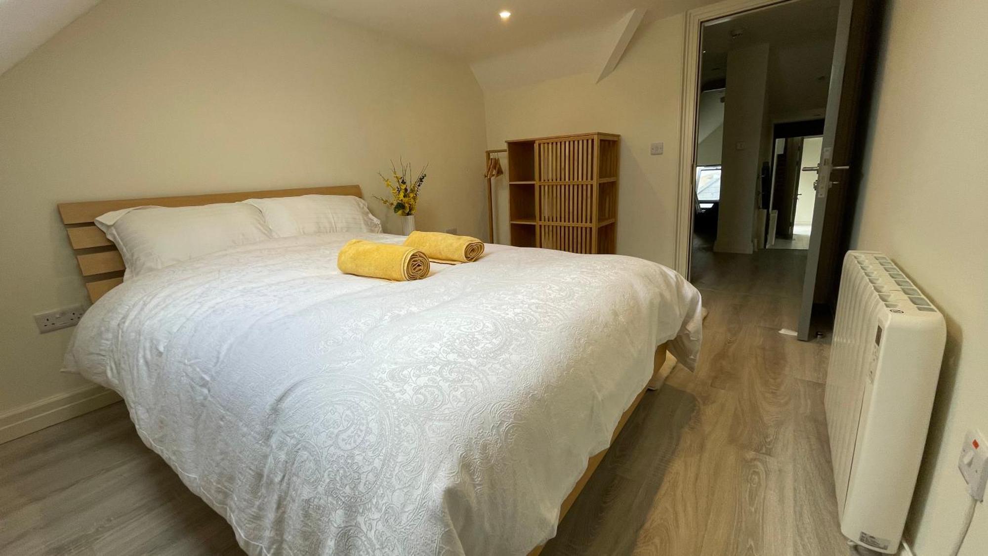 Spire Entire Attic Apartment No Kitchen Dublin Ngoại thất bức ảnh