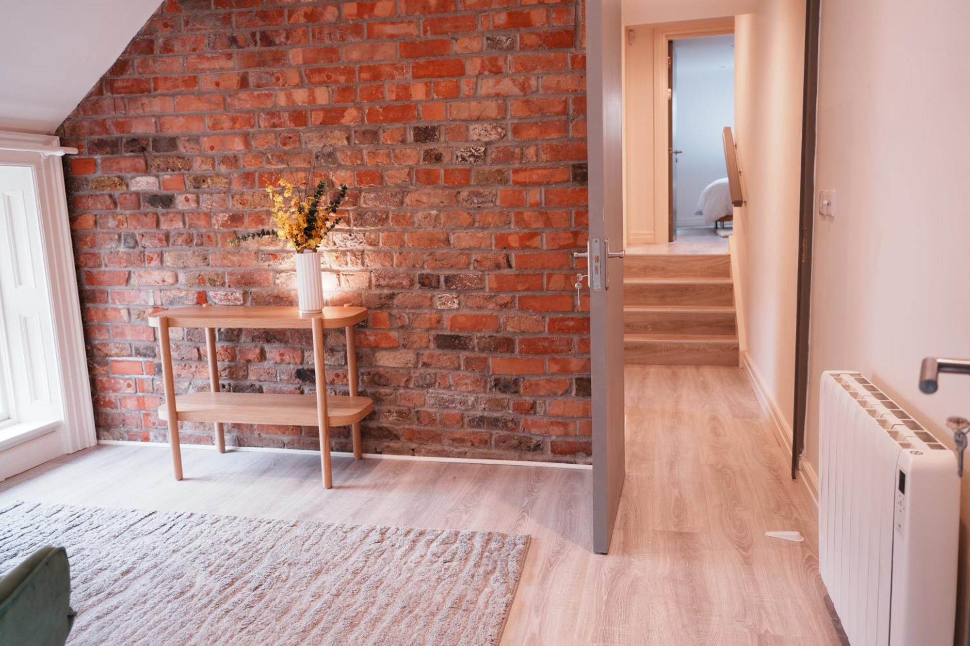 Spire Entire Attic Apartment No Kitchen Dublin Ngoại thất bức ảnh